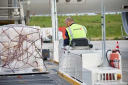 Swissport and Lufthansa Cargo extend cargo partnership in Spain