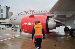 Swissport returns to London Heathrow T4 with new Air Malta handling contract